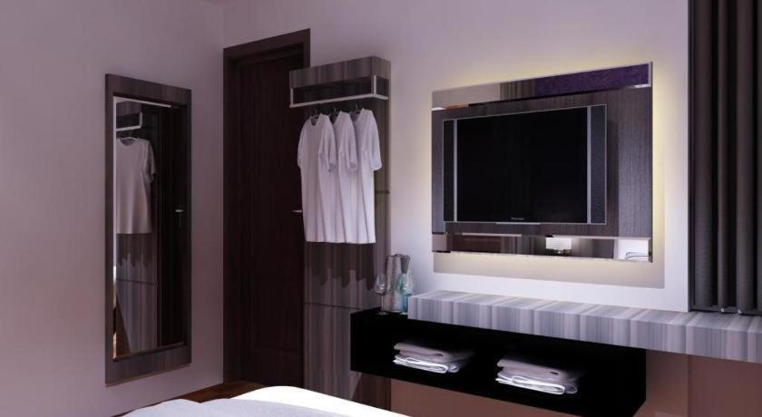 Neotel Hotel City Centre Tanjung Redep Exterior photo